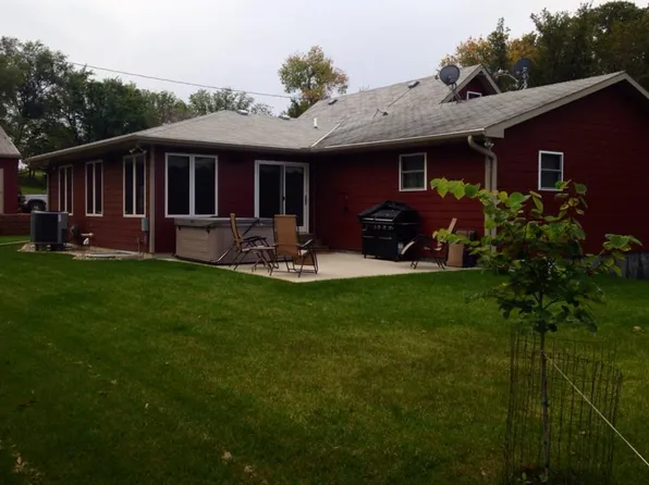 43454 310th St, Yankton, SD 57078