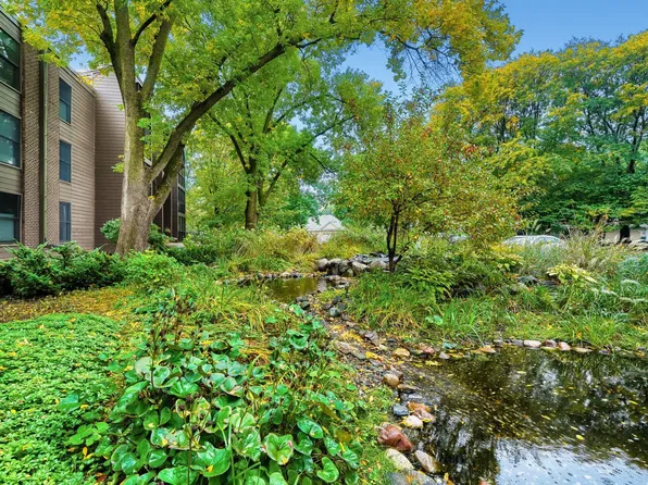 8441 Irwin Rd APT 106, Bloomington, MN 55437