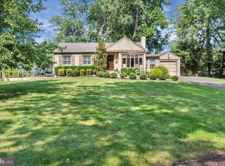 707 Covington Ter, Moorestown, NJ 08057
