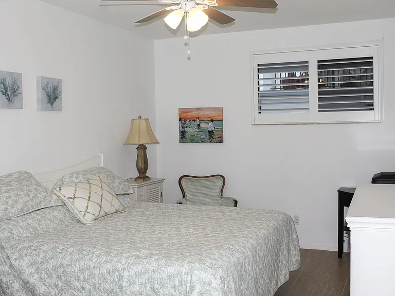 1616 Ocean Dr #104 — Photo 35