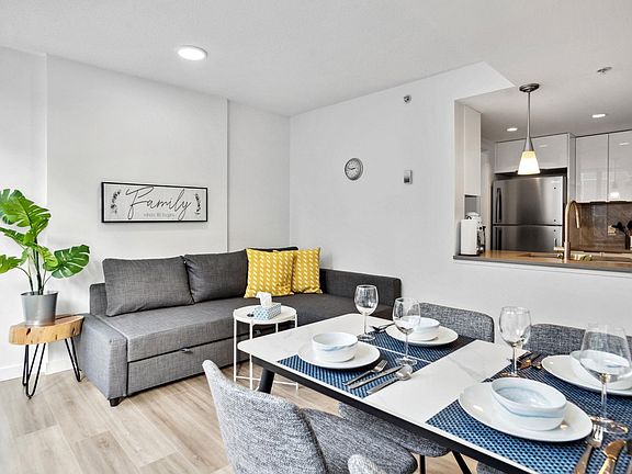 2nd image of 618 Abbott St #605