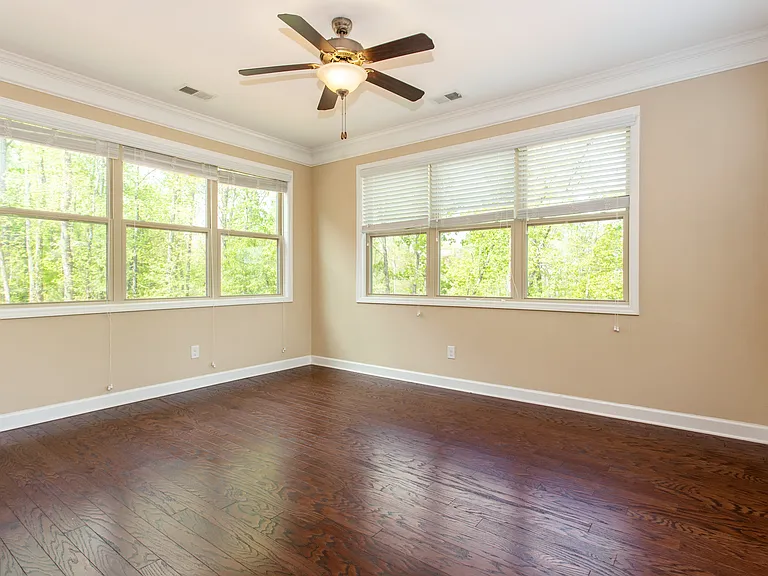 930 Hampton Oaks Dr — Photo 12
