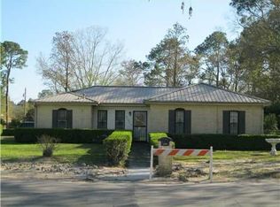 5741 Eastwood Dr, Moss Point, MS 39563