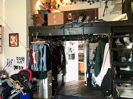 Rented by In Haus LLC | media 24