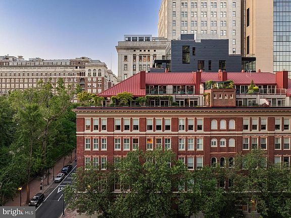 5th image of 227 S 6th St #Penthouse W