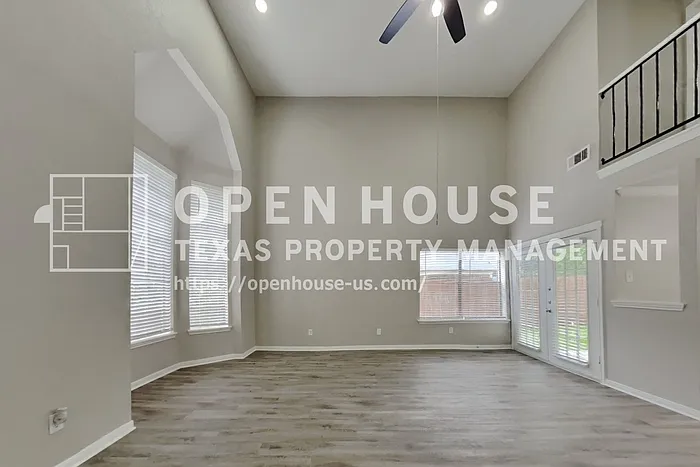 8718 Pines Place Dr — Photo 3