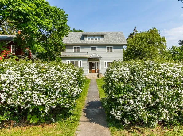 286 Stone Rd, Rochester, NY 14616
