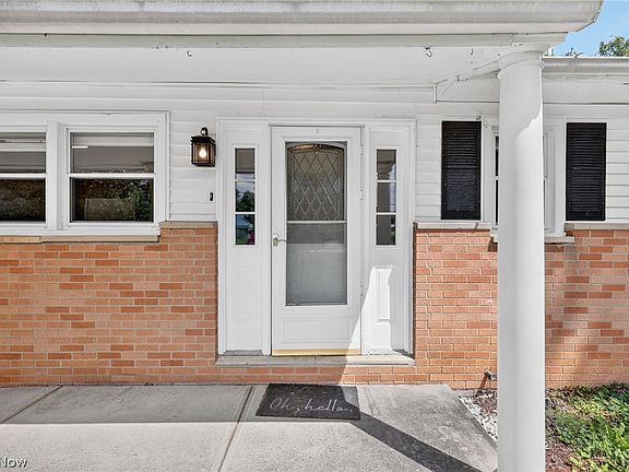 3rd image of 130 W Main St