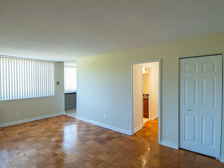 2112 New Hampshire Avenue — Photo 47