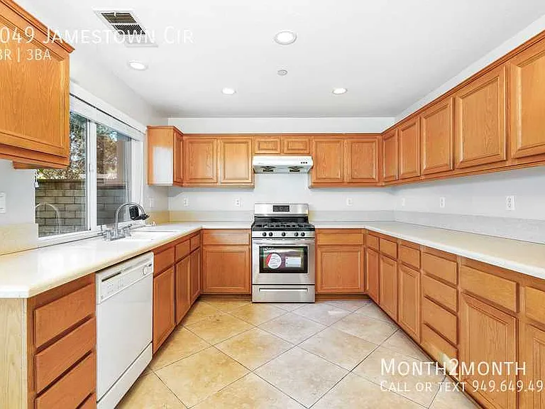 8049 Jamestown Cir — Photo 6