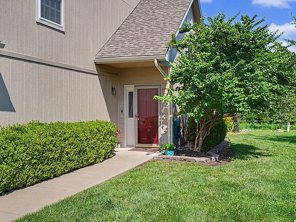 3rd image of 2712 Coralberry Ct