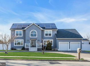 18 Yaffa Rd, Bayville, NJ 08721