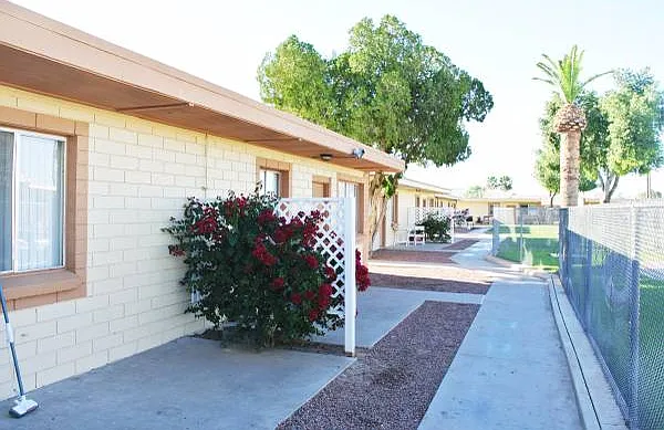 Parkside Apartments — Photo 11