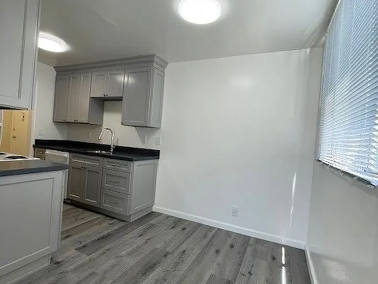 Newly remodeled 2 Bedroom 1 Bath, in the Gourmet Ghetto Area. — Photo 5