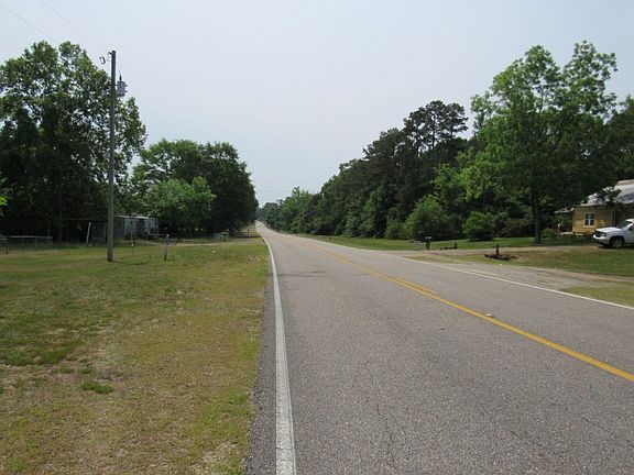 4th image of 221 N Highway 123