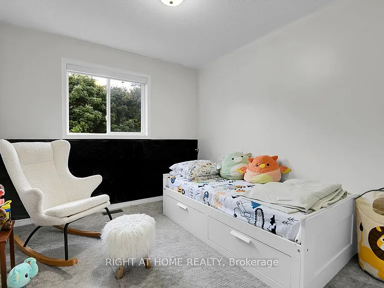 47 Tobermory Cres — Photo 19
