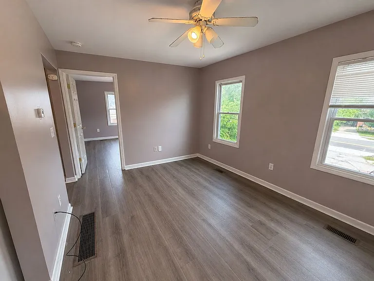 739 Harriet St #1 — Photo 3