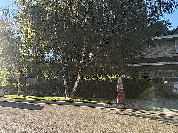 5th image of 22413 Dardenne St