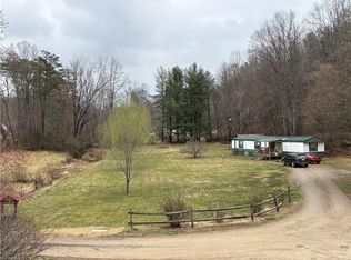 329 Graystone Rd, Mount Airy, NC 27030