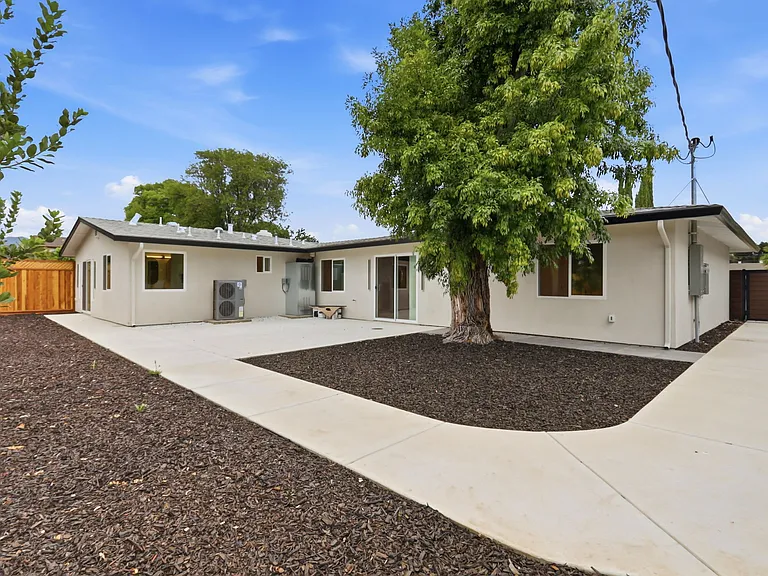12548 Paseo Flores — Photo 41