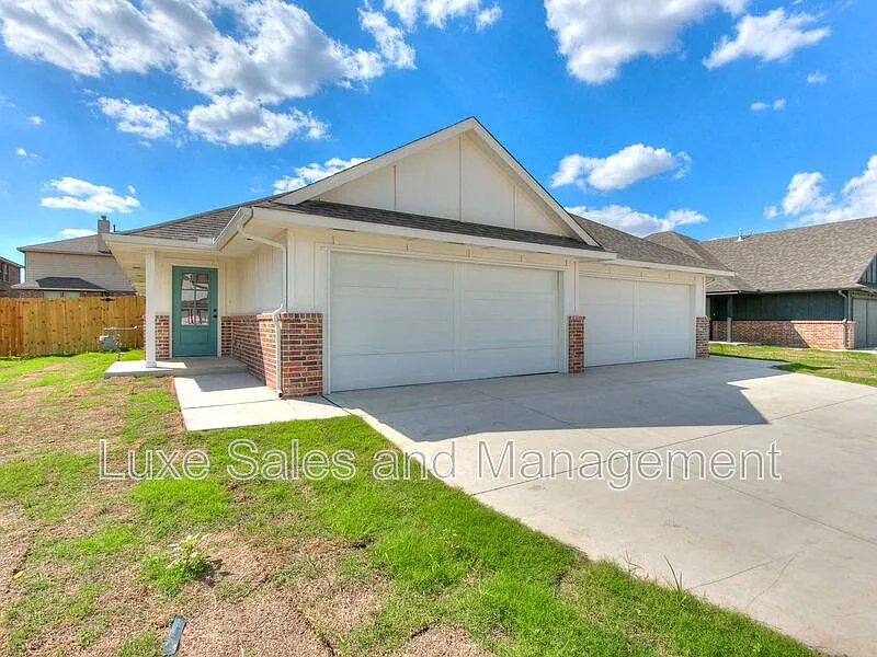 3 bed, 2.0 bath, 1200 sqft, $1,495 — Photo 2