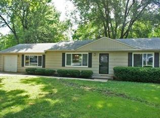 8831 Hemlock Dr, Overland Park, KS 66212