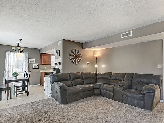 4th image of 12020 Laurel Oak Dr