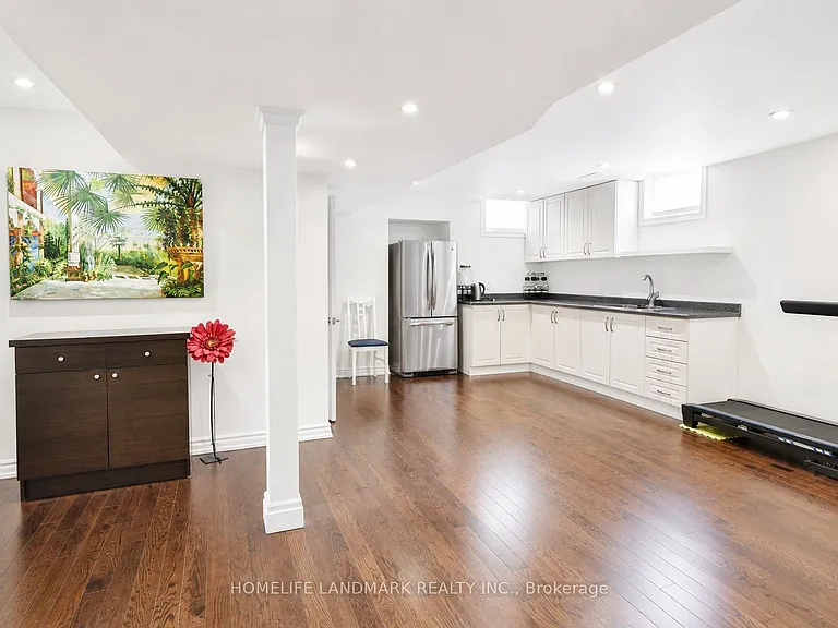 191 Robirwin St — Photo 22