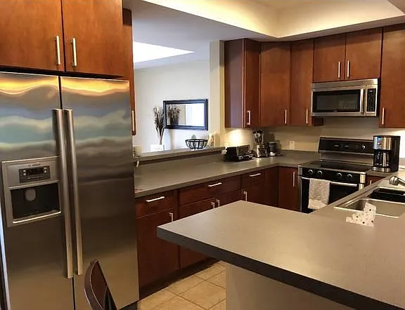 688 Oakwood Ave — Photo 3