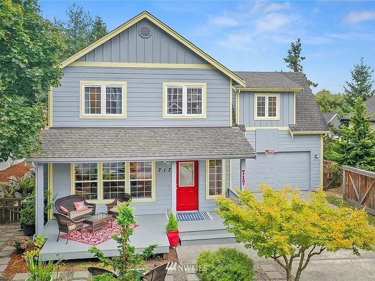717 Moji Ln NW — Photo 1