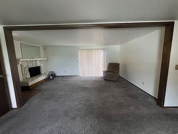 5th image of 819 Castle Gate Cir