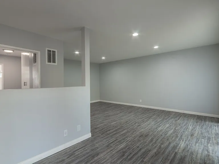 1521 & 1527 Yale St — Photo 10