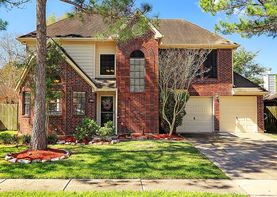1st image of 1038 Canterbury Dr