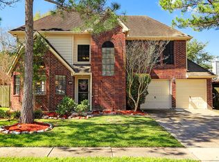 1038 Canterbury Dr, Pearland, TX 77584