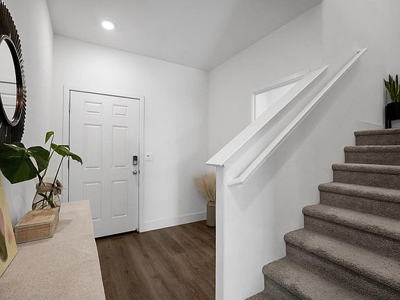 4th image of 16369 Malibu Dr