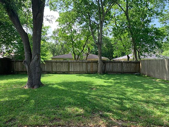 5th image of 16922 Forest Bend Ave