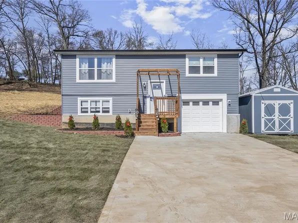 902 Forest Ave, Valley Park, MO 63088