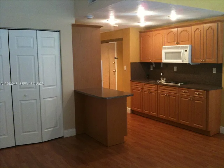 700 Biltmore Way #215 — Photo 5