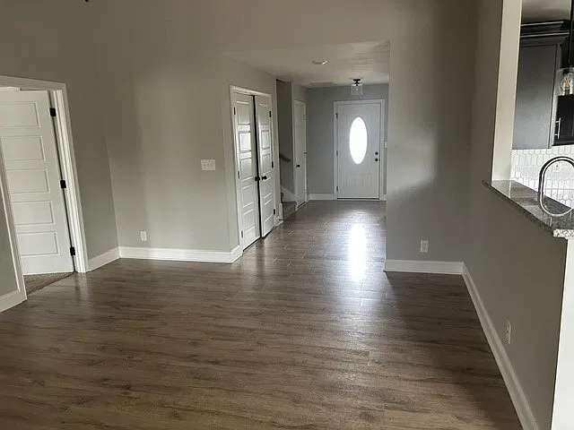 4 bed, 2.5 bath, 2057 sqft, $2,200 — Photo 4