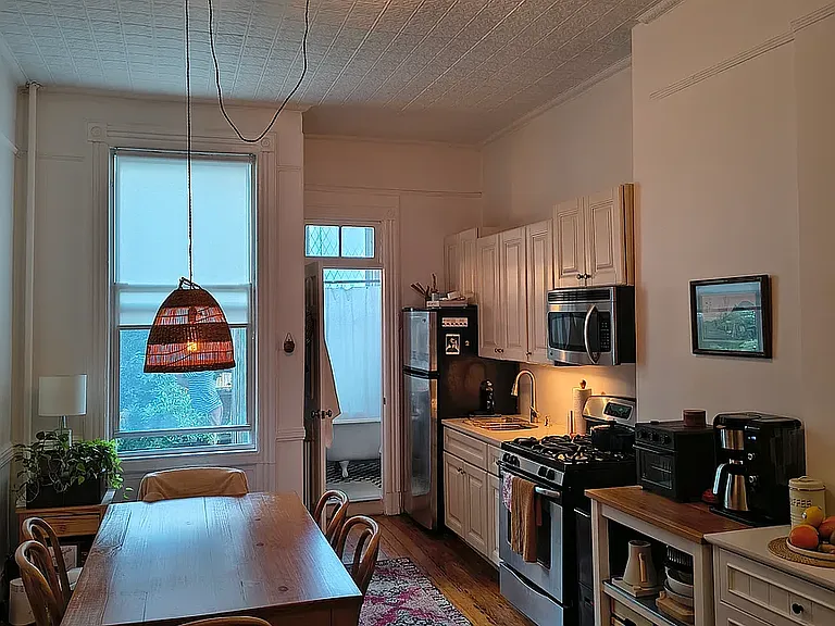 152 Eckford St #1L — Photo 5
