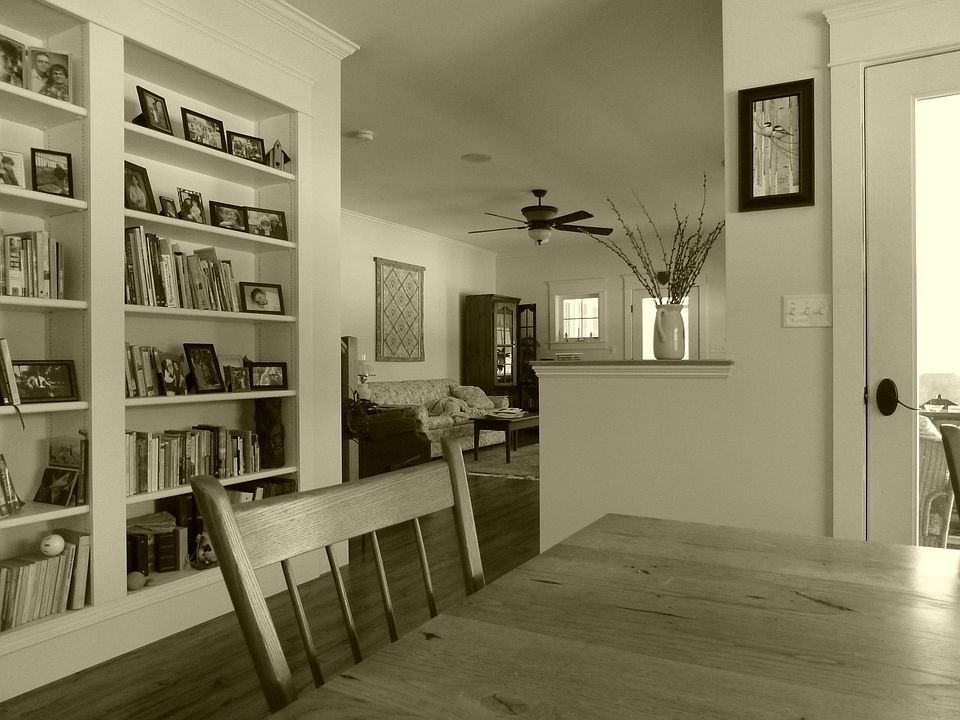 2nd image of 2 Dewey Cir