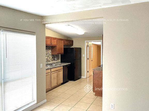 4th image of 1909 Yale Ave