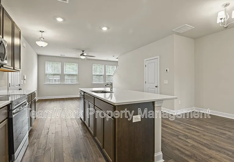 101 Langley Dr #D — Photo 6