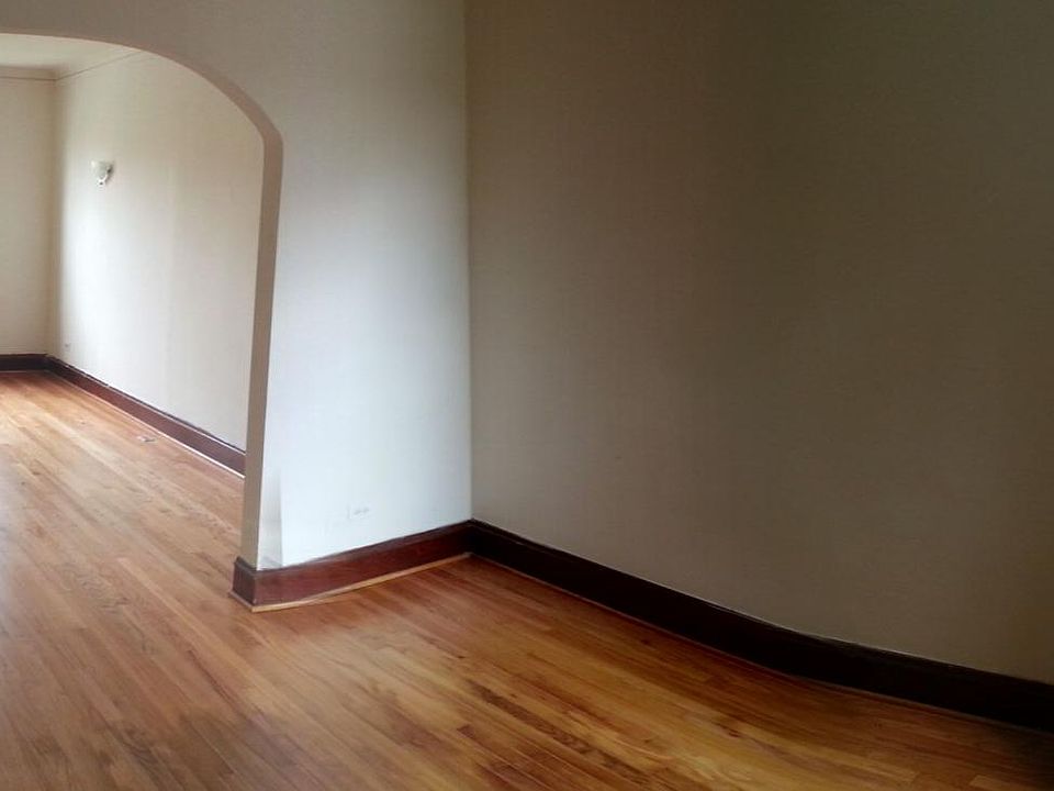 1st image of 5253 W Melrose St #1