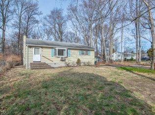 26 Riverside Dr, Pequannock, NJ 07440
