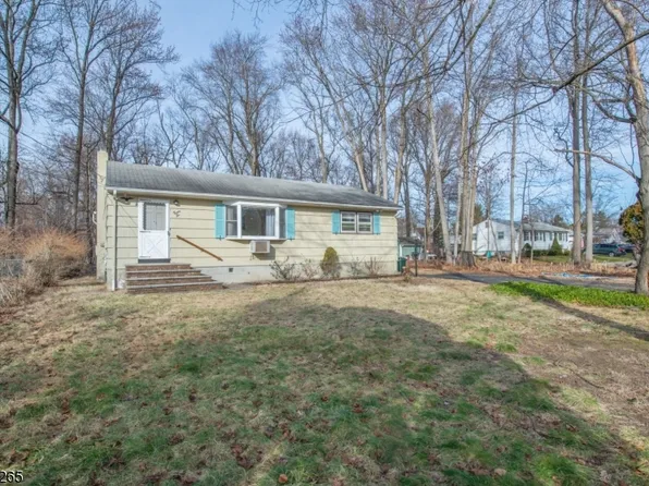 26 Riverside Dr, Pequannock Twp., NJ 07440