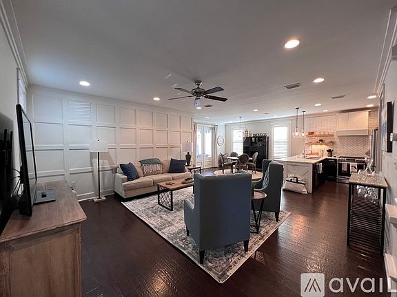 4th image of 375 Carson Oaks Ln