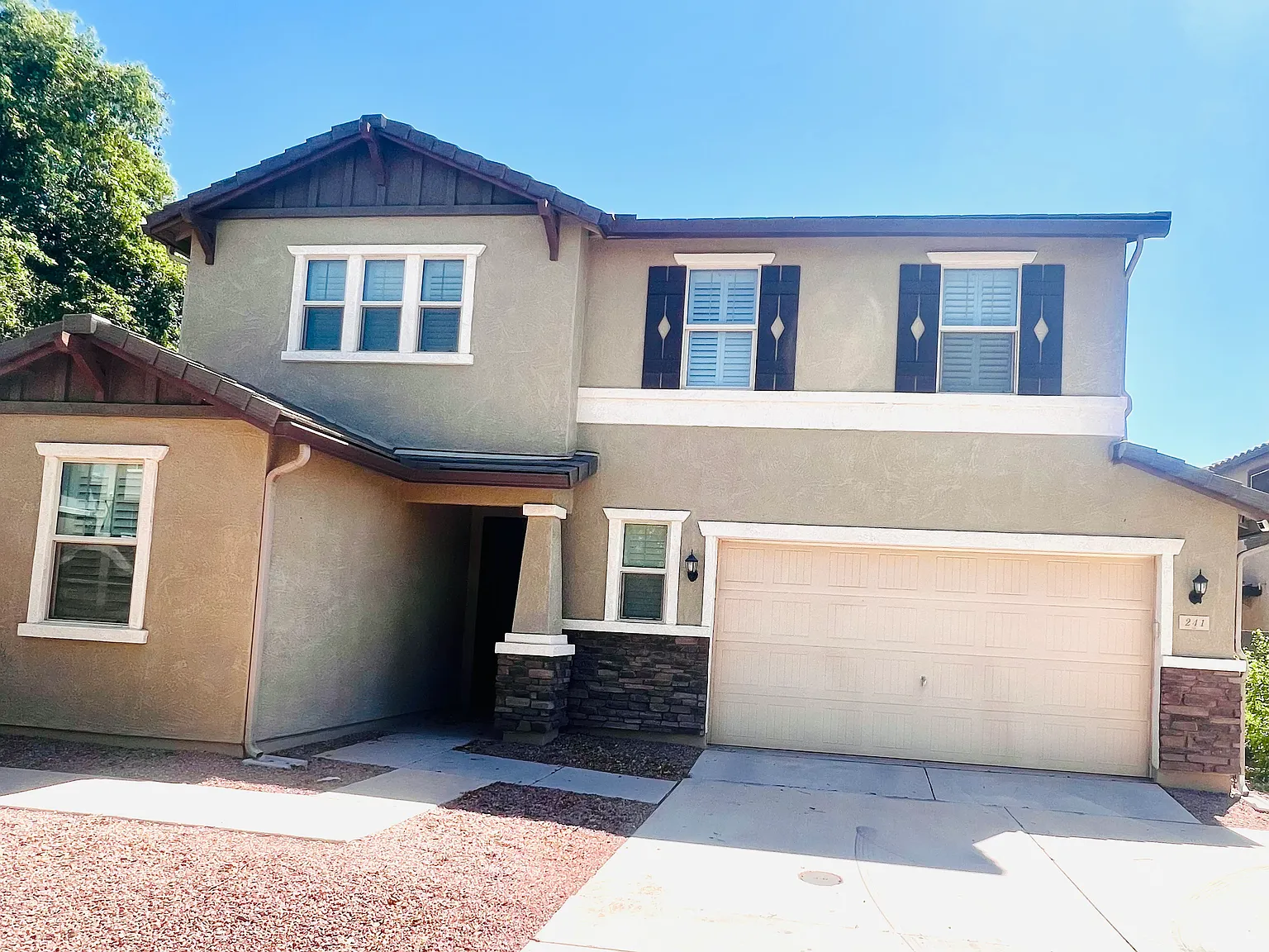 4 bed, 2540 sqft, $2,995 — Photo 1