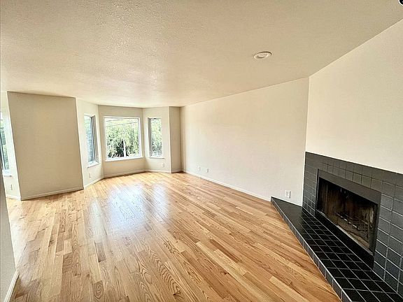 4th image of 648 Missouri St