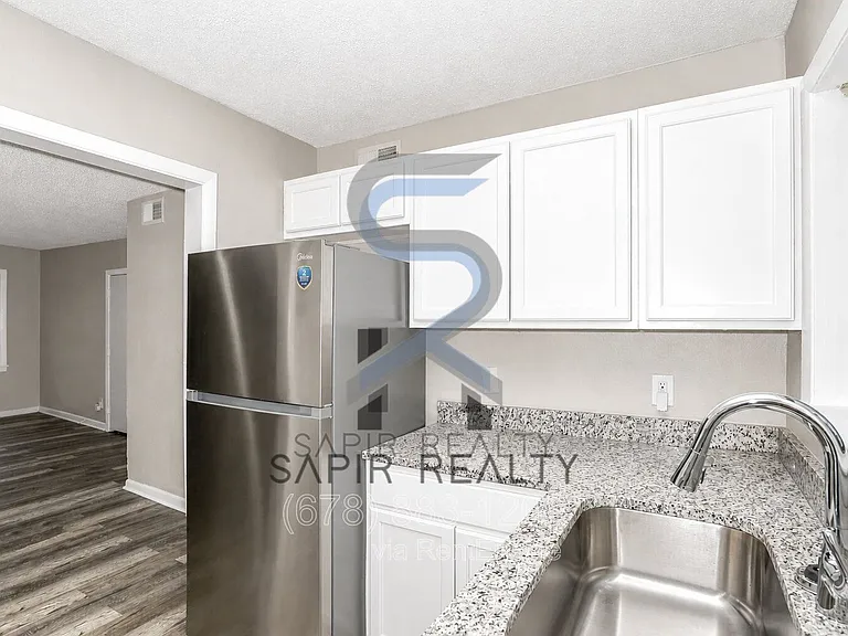 2045 Alison Ct SW #3 — Photo 6